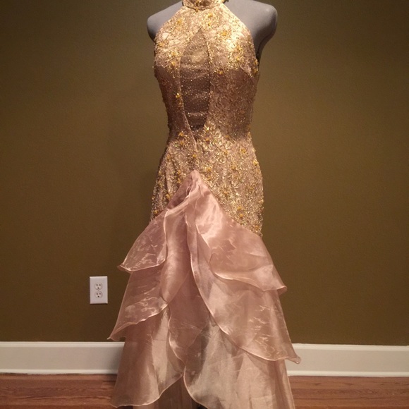 La Femme gold beaded lace dress size 4 - Picture 4 of 4