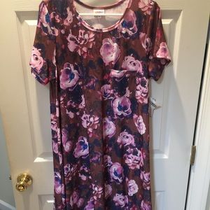 🦄 Lularoe floral Carly 🦄