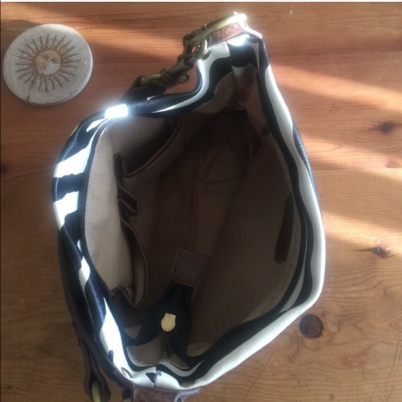 Dooney&Bourke over the shoulder purse. Like new - Picture 2 of 4