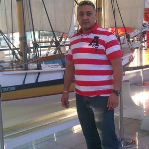 Meet your Posher, Tomas