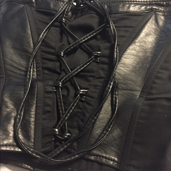 "The by night corset" - Picture 2 of 2