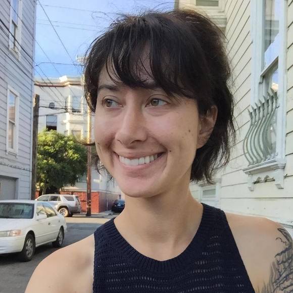 Meet your Posher, Alicia