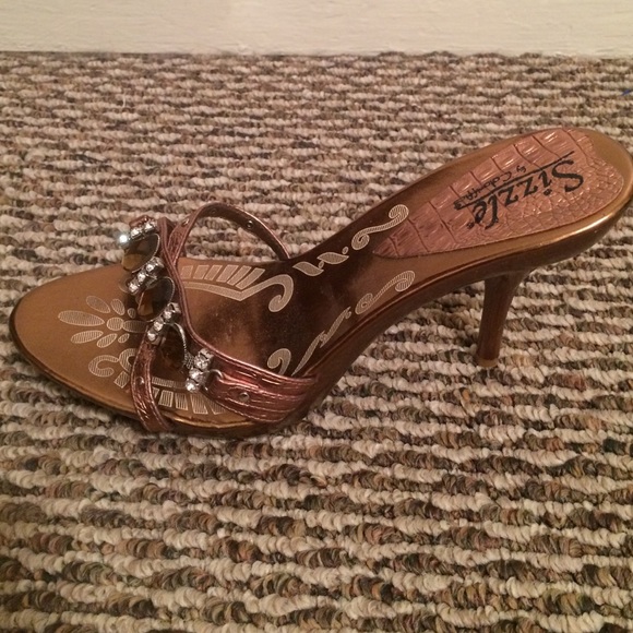 Sizzle by Colorifics Bronze Prom Pageant Shoes 7.5 - Picture 3 of 4