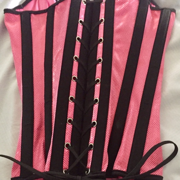 "Pretty in pink corset" - Picture 3 of 3