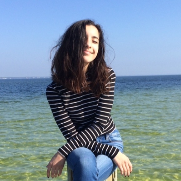 Meet your Posher, Macarena