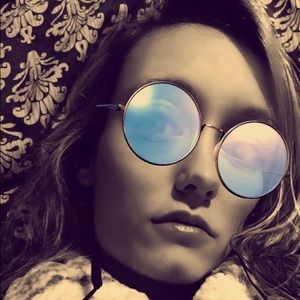 Meet your Posher, Molly