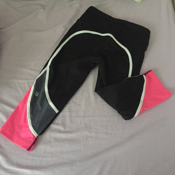 VSX Crop Leggings