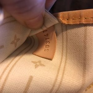 Additional photos Louis Vuitton Tote Bag