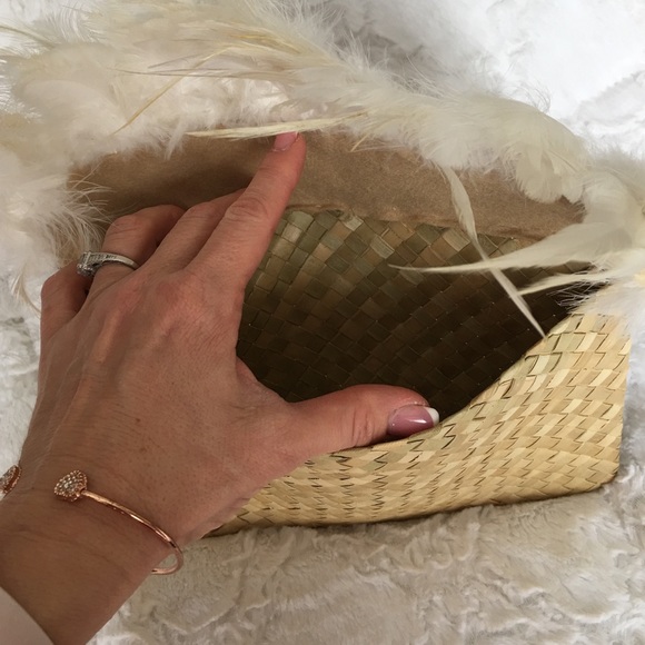 Rattan weave clutch with mother of pearl accents - Picture 2 of 3