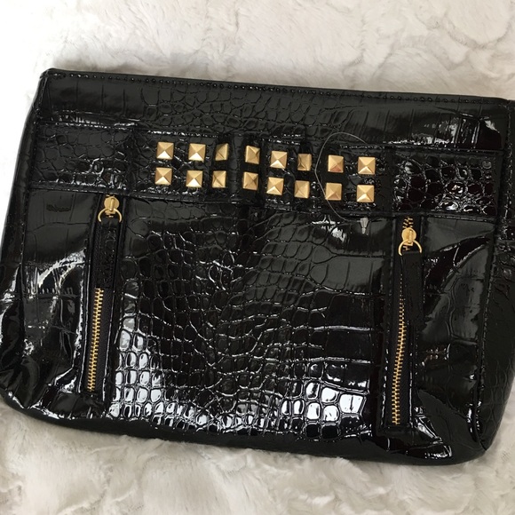 Black clutch