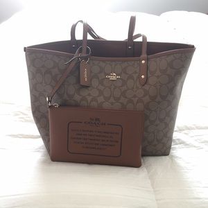 Coach Signature City Tote