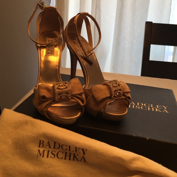 Badgley Mischka ankle strap rose gold shoe - Picture 3 of 5
