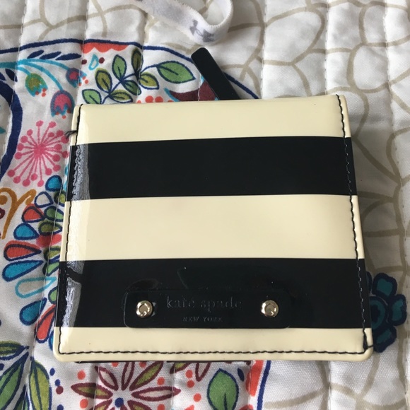 Kate spade small wallet