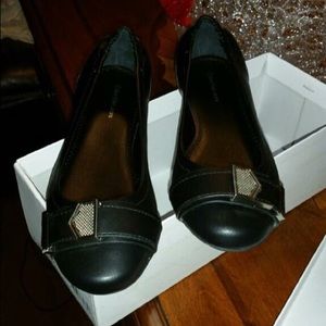 Calvin cline size 6 black flats