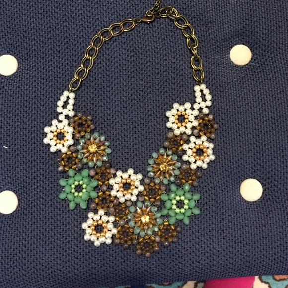 Stunning showpiece beaded flower necklace !