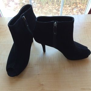 NWT ROCKPORT peep toe high heels.