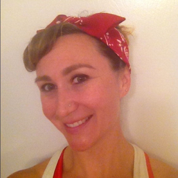 Meet your Posher, Suzanne