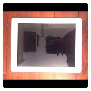 iPad 4 64gb cellular. Old Kate Spade case included