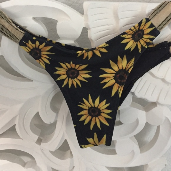 Sunflower bikini bottoms with cheeky coverage 🌻