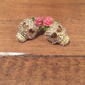 Genuine Betsy Johnson Skull earrings 💀👑🎀