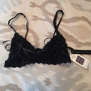 Never worn hanky panky after midnight lace bra