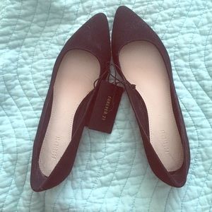 Pointed Black Flats NWT