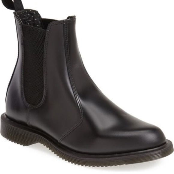 Dr. Martens Flora Smooth in Black, size 10 US