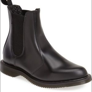 Dr. Martens Flora Smooth in Black, size 10 US