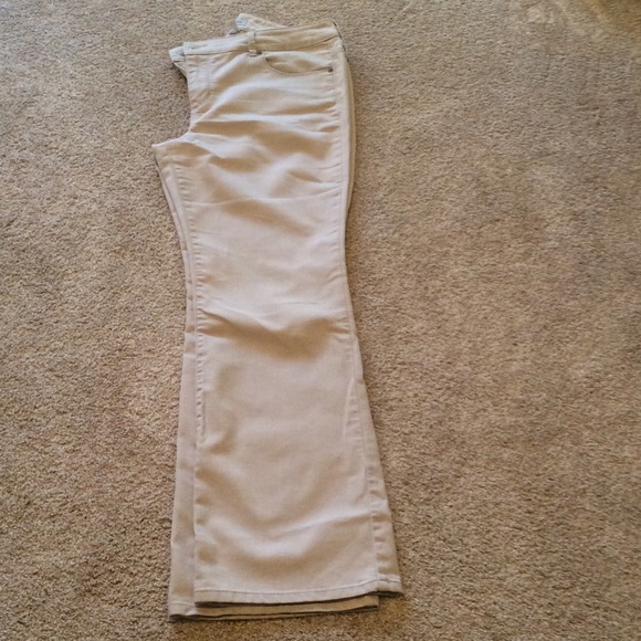 Khaki jeans