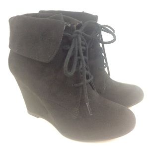 Nine West Georgianali Black Wedge Booties