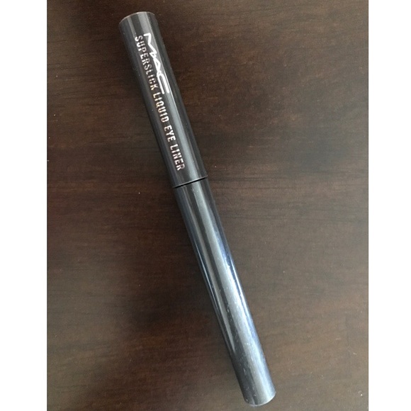 💫 MAC Superslick eyeliner in Marked for glamour
