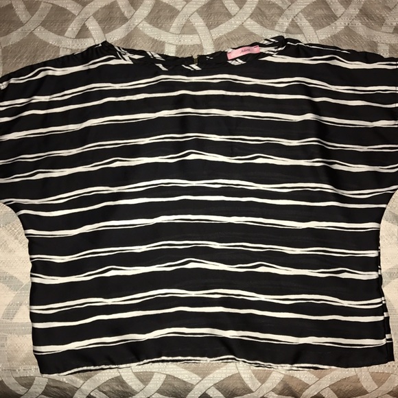 Black and white stripe blouse - Picture 2 of 4