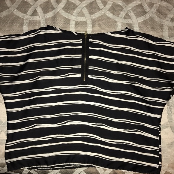 Black and white stripe blouse - Picture 3 of 4