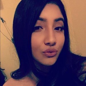 Meet your Posher, Cynthia