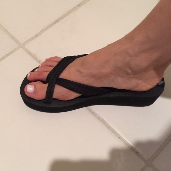 Awesome Skechers Yoga Foam size 7