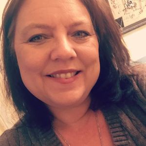 Meet your Posher, Deedee