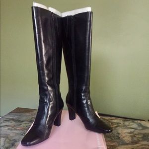 Black leather boots, never worn, 8 1/2 M