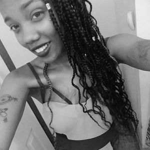 Meet your Posher, Janel