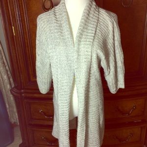 Short leave knit cardigan