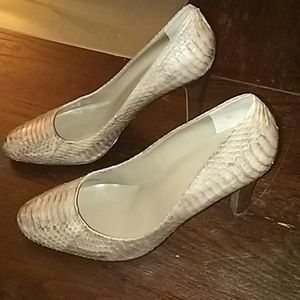 💋Ralph Lauren gray pumps.💞