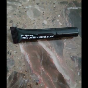Mini MAC False Lashes Extreme Black Mascara Mini MAC False Lashes Extreme Black Mascara