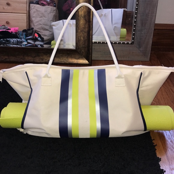 DSW gym bag w/yoga mat