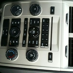 Meet your Posher, Charleen