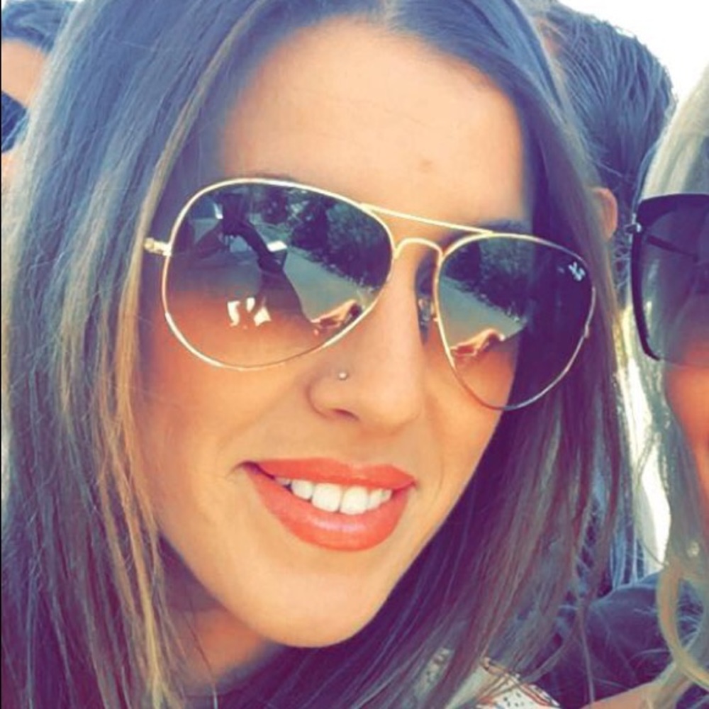 Meet your Posher, Caroline