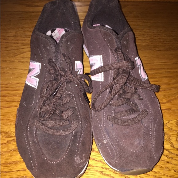 New balance tennis shoes