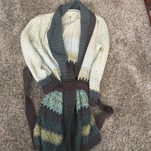 Bke small sweater with wrap around belt