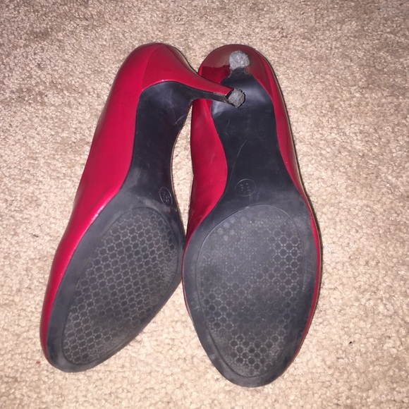 👠Mossimo Red pumps.👠 - Picture 3 of 3
