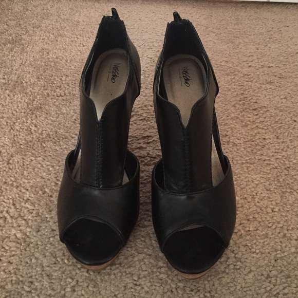 Mossimo Black Wedges - Picture 2 of 4