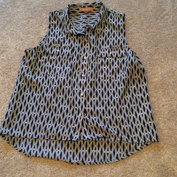 Sleeveless blouse