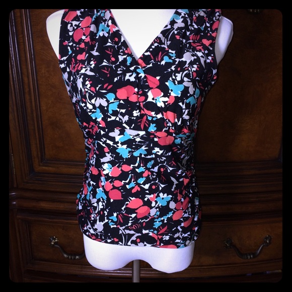 Sleeveless shell